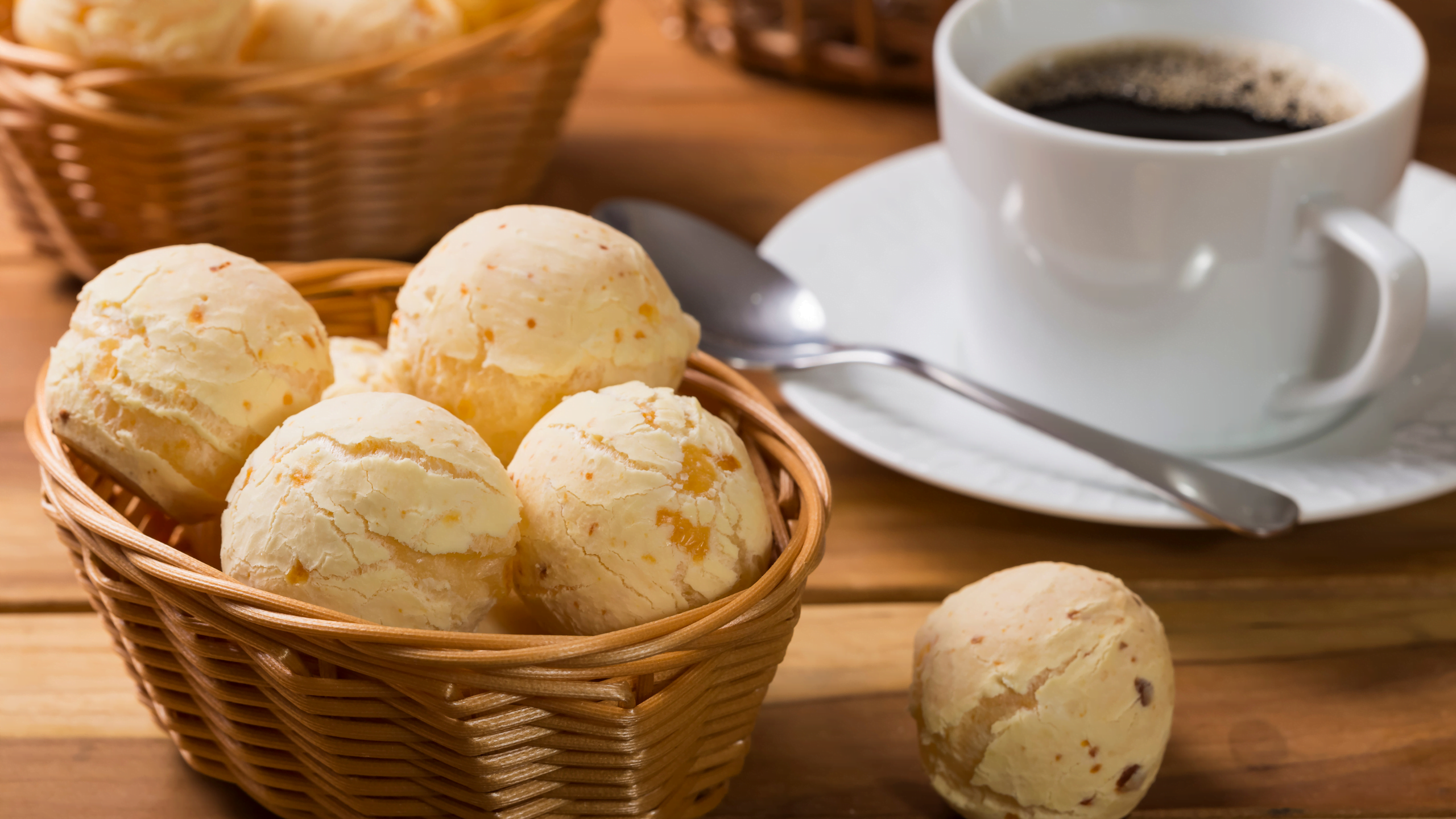 como manter o pão de queijo quente por mais tempo