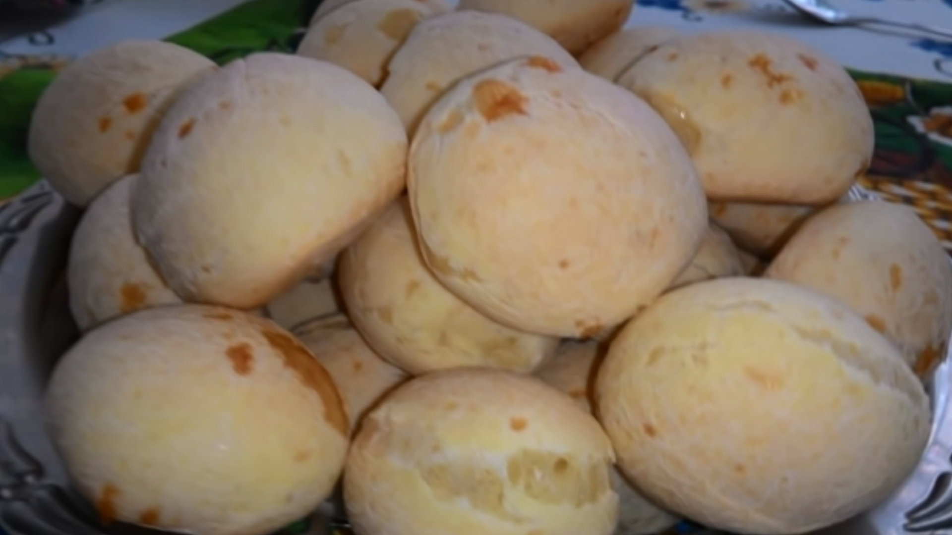 como manter o pão de queijo quente por mais tempo