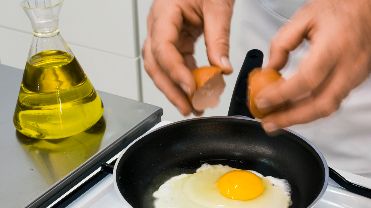 Pode fritar ovo com azeite de oliva 