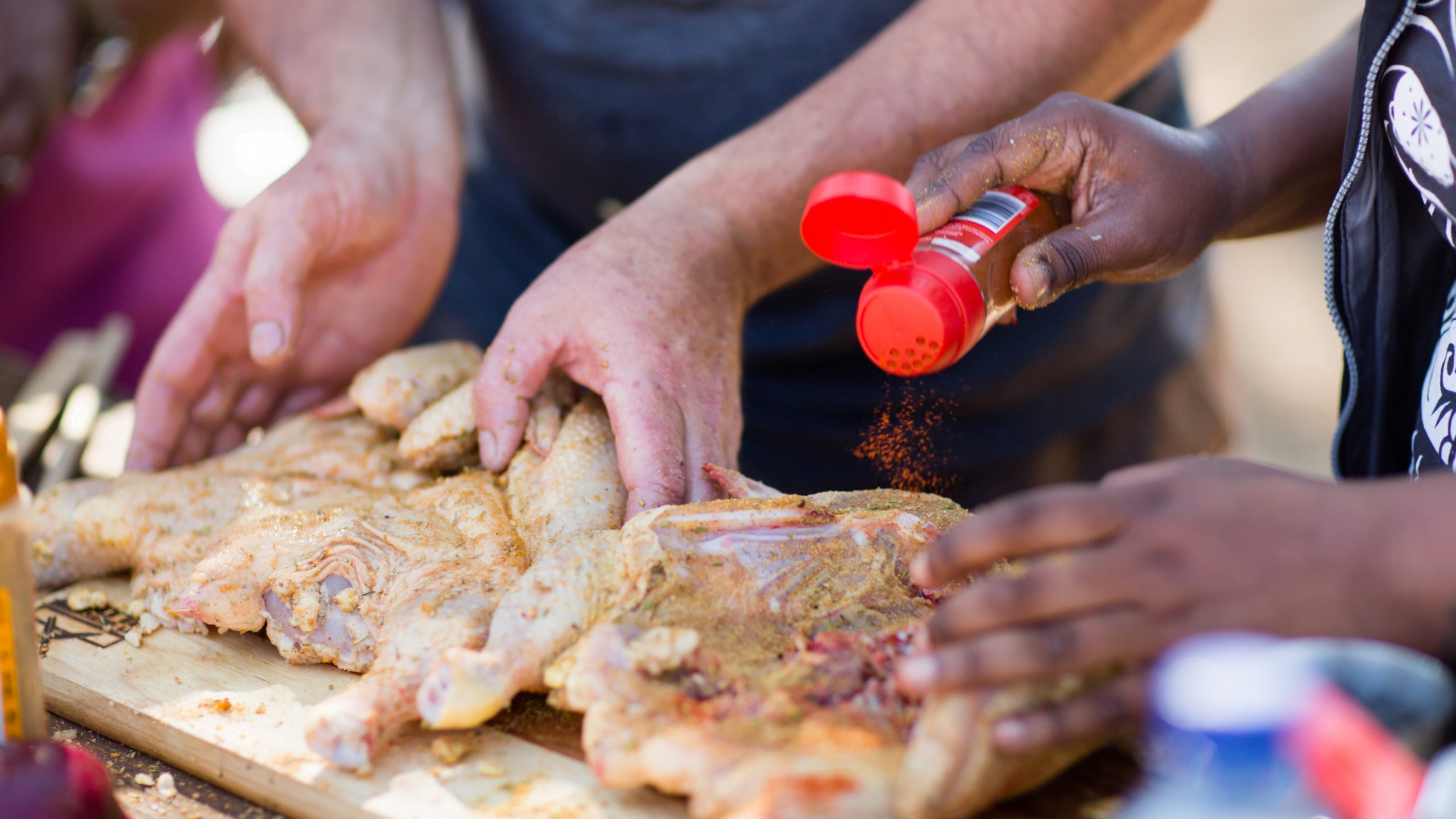 pode temperar frango com limão ou vinagre