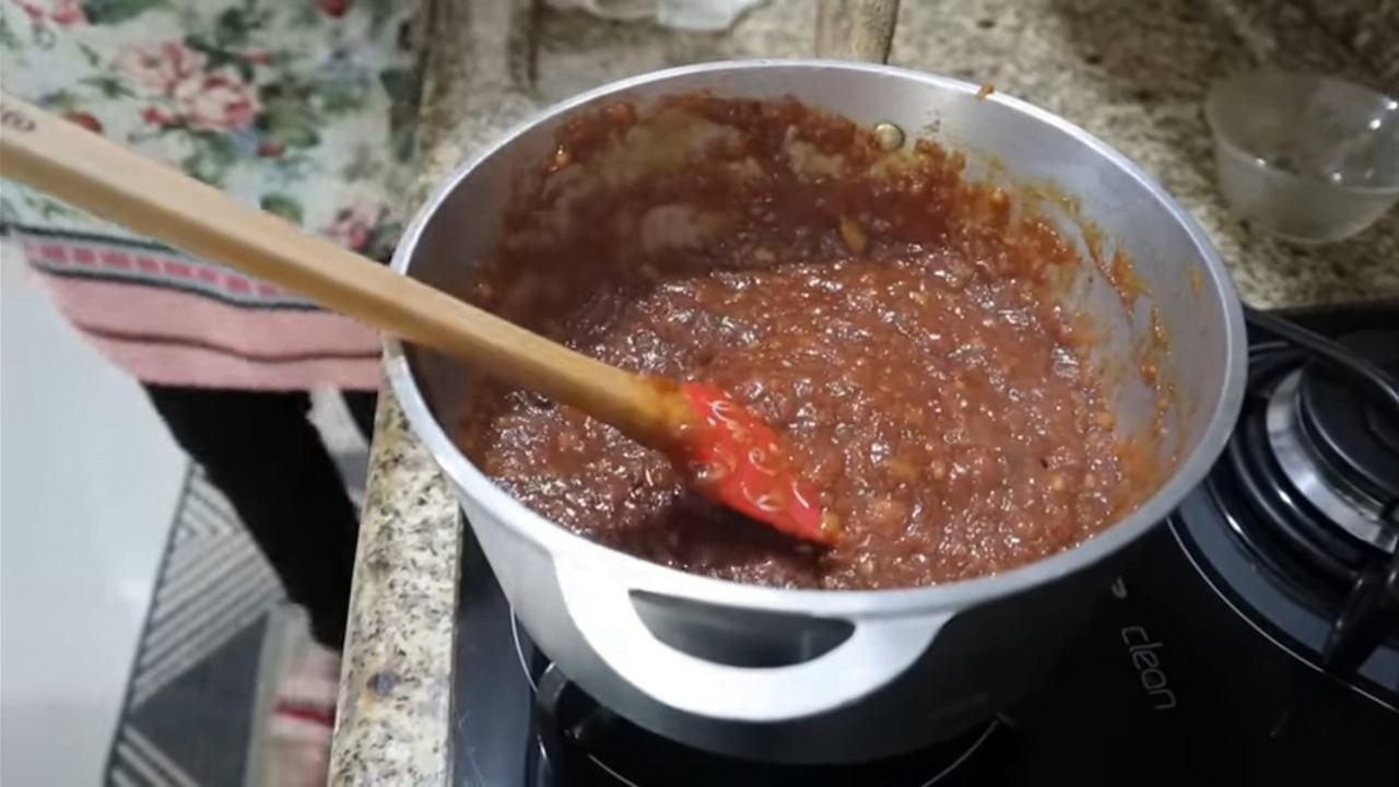 como deixar o doce de banana escuro