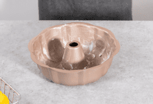 Posso untar forma de bolo só com manteiga