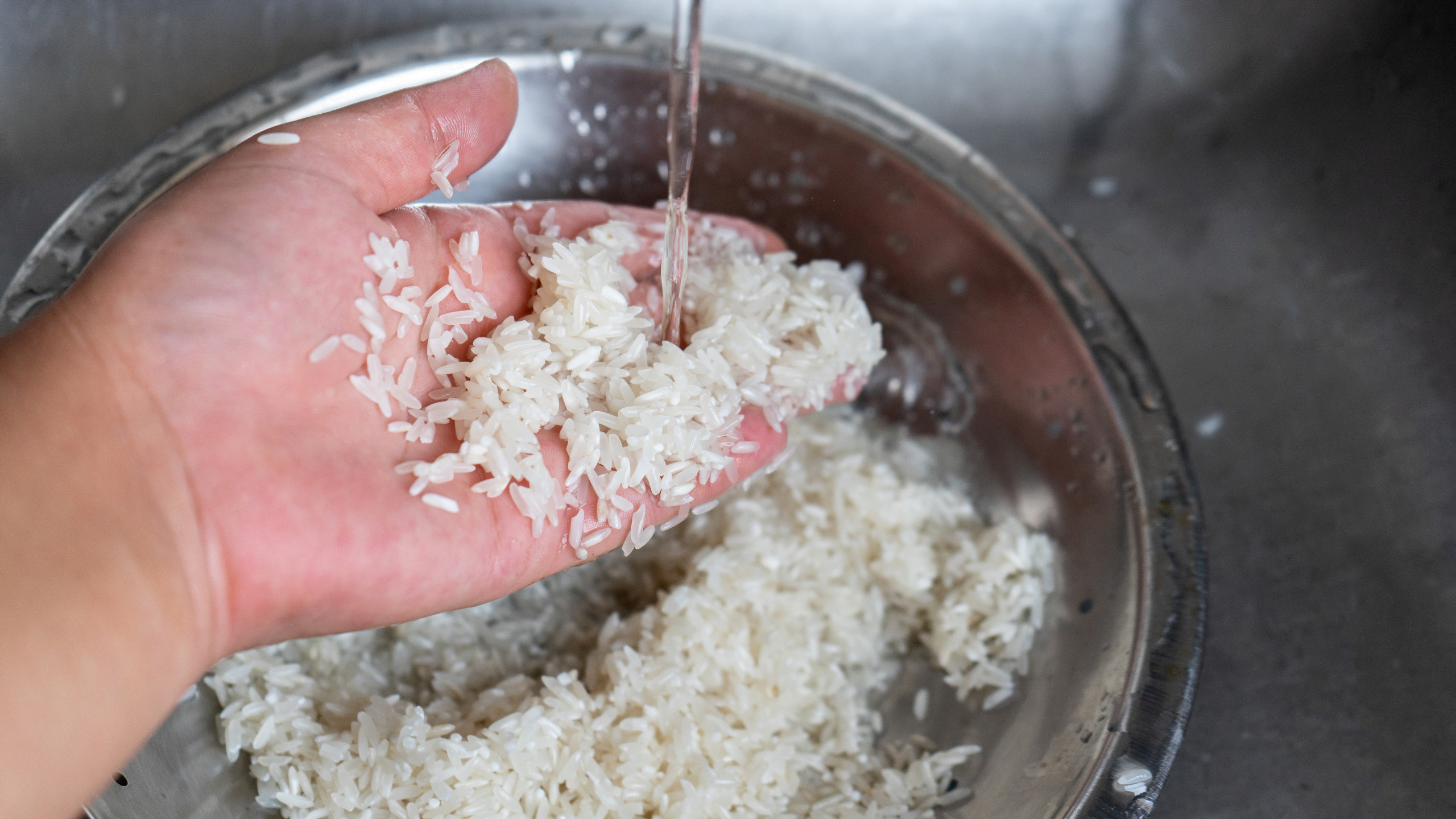 É preciso lavar o arroz parboilizado 