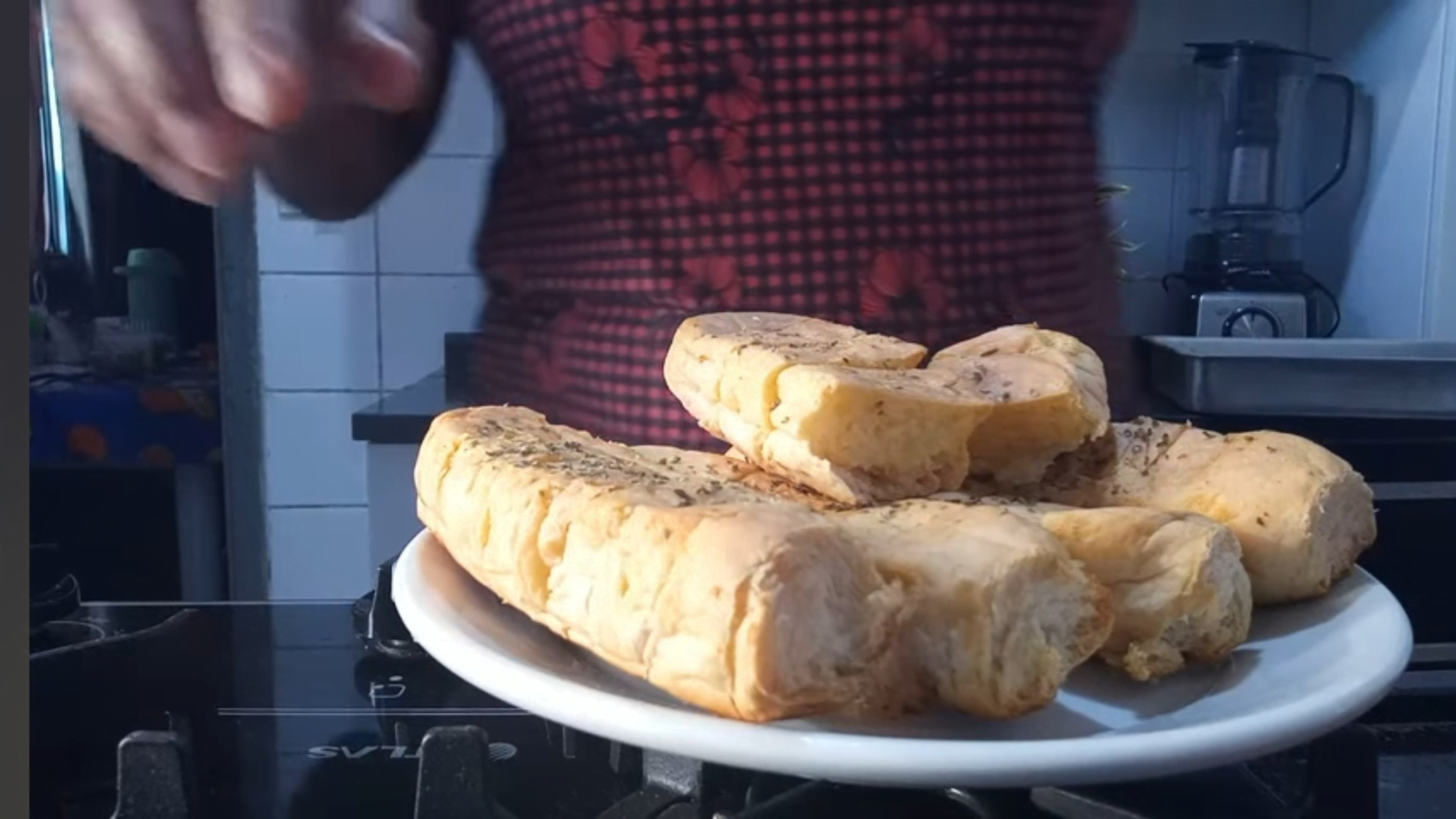Como assar pão de alho no forno a gás 